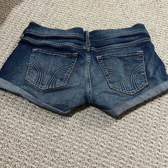 Hollister low rise denim shorts size 3 w26 - Picture 2 of 8